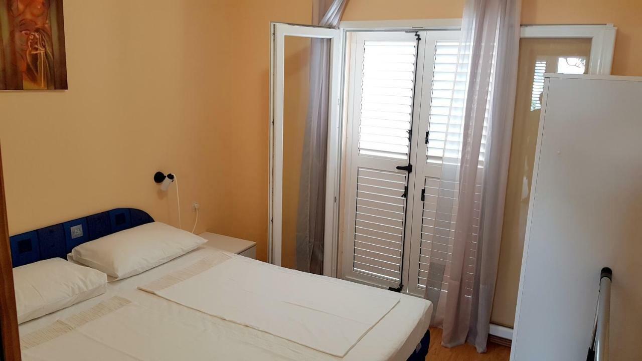 Apartments Andelina Pag Town Dış mekan fotoğraf